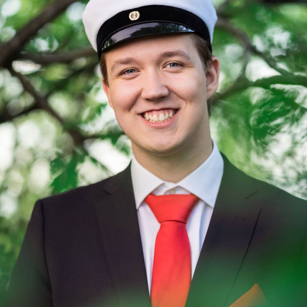 Ylioppilaskuva, poika, auringonlaskussa – ylioppilaskuvaaja Lahti 02
