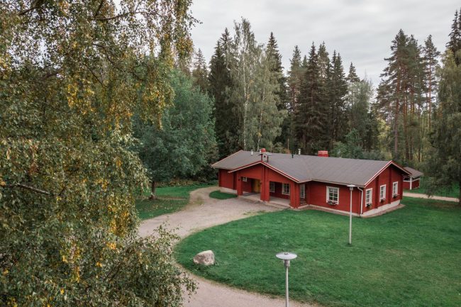 Kiinteistön ilmakuva Lahti – dronekuvaaja Lasse Simpanen 01