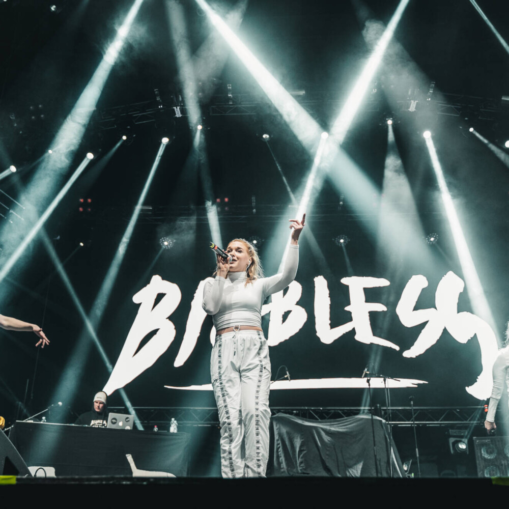 Tapahtumakuvaus Lahti – bändi lavalla konserttisalissa, tunnelmakuva, Big Bless, 09